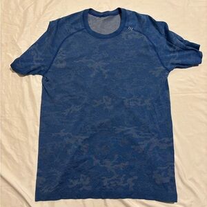 men’s  Blue Camo metal vent tech medium Lululemon shirt